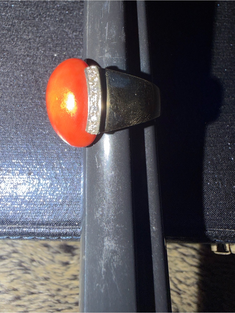 Vintage 18K GOLD Cabochon Coral with 15 Genuine Diamonds - Picture 7 of 13